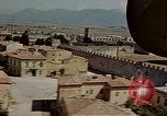 Immagine di Vedute aeree della Torre Pendente e Piazza del Duomo Pisa Italia, 1944, secondo 21 filmato di repertorio 65675049827