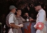 Standbild lt Col Gilbert O Wymond und Fliegern der 65th Fighter Squadron Korsika Frankreich, 1944, aus Sekunde 34 historischem Filmmaterial Videoclip 65675049831