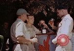 Standbild lt Col Gilbert O Wymond und Fliegern der 65th Fighter Squadron Korsika Frankreich, 1944, aus Sekunde 35 historischem Filmmaterial Videoclip 65675049831