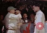 Standbild lt Col Gilbert O Wymond und Fliegern der 65th Fighter Squadron Korsika Frankreich, 1944, aus Sekunde 42 historischem Filmmaterial Videoclip 65675049831