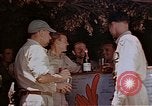 Standbild lt Col Gilbert O Wymond und Fliegern der 65th Fighter Squadron Korsika Frankreich, 1944, aus Sekunde 45 historischem Filmmaterial Videoclip 65675049831