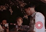 Standbild lt Col Gilbert O Wymond und Fliegern der 65th Fighter Squadron Korsika Frankreich, 1944, aus Sekunde 46 historischem Filmmaterial Videoclip 65675049831
