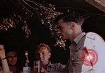 Standbild lt Col Gilbert O Wymond und Fliegern der 65th Fighter Squadron Korsika Frankreich, 1944, aus Sekunde 57 historischem Filmmaterial Videoclip 65675049831