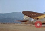 Standbild lt Col Gilbert O Wymond und Fliegern der 65th Fighter Squadron Korsika Frankreich, 1944, aus Sekunde 60 historischem Filmmaterial Videoclip 65675049831