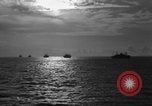 Image dragueur de mines de moteur auxiliaire Îles Palaos Océan Pacifique, 1944, de la seconde 10 séquences d'archives historiques vidéo 65675049836