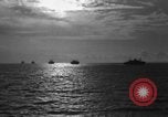 Image dragueur de mines de moteur auxiliaire Îles Palaos Océan Pacifique, 1944, de la seconde 11 séquences d'archives historiques vidéo 65675049836