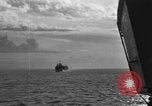 Image dragueur de mines de moteur auxiliaire Îles Palaos Océan Pacifique, 1944, de la seconde 24 séquences d'archives historiques vidéo 65675049836