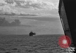 Image dragueur de mines de moteur auxiliaire Îles Palaos Océan Pacifique, 1944, de la seconde 25 séquences d'archives historiques vidéo 65675049836