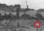 Standbild Deutsche Kriegsgefangene gesucht wird Normandie Frankreich, 1944, aus Sekunde 23 historischem Filmmaterial Videoclip 65675049840