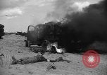 Standbild Deutsche Kriegsgefangene gesucht wird Normandie Frankreich, 1944, aus Sekunde 36 historischem Filmmaterial Videoclip 65675049840