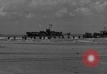 Standbild Deutsche Kriegsgefangene gesucht wird Normandie Frankreich, 1944, aus Sekunde 40 historischem Filmmaterial Videoclip 65675049840