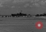 Standbild Deutsche Kriegsgefangene gesucht wird Normandie Frankreich, 1944, aus Sekunde 44 historischem Filmmaterial Videoclip 65675049840