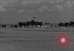 Standbild Deutsche Kriegsgefangene gesucht wird Normandie Frankreich, 1944, aus Sekunde 49 historischem Filmmaterial Videoclip 65675049840