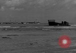 Standbild Deutsche Kriegsgefangene gesucht wird Normandie Frankreich, 1944, aus Sekunde 56 historischem Filmmaterial Videoclip 65675049840