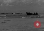 Standbild Deutsche Kriegsgefangene gesucht wird Normandie Frankreich, 1944, aus Sekunde 57 historischem Filmmaterial Videoclip 65675049840