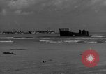 Standbild Deutsche Kriegsgefangene gesucht wird Normandie Frankreich, 1944, aus Sekunde 58 historischem Filmmaterial Videoclip 65675049840