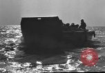Image Les troupes américaines pratique des assauts amphibies à lieu non identifié Sands Angleterre L'Angleterre, 1944, de la seconde 22 séquences d'archives historiques vidéo 65675049844