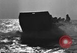 Image Les troupes américaines pratique des assauts amphibies à lieu non identifié Sands Angleterre L'Angleterre, 1944, de la seconde 25 séquences d'archives historiques vidéo 65675049844