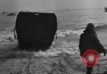 Image Les troupes américaines pratique des assauts amphibies à lieu non identifié Sands Angleterre L'Angleterre, 1944, de la seconde 34 séquences d'archives historiques vidéo 65675049844