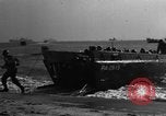 Image Les troupes américaines pratique des assauts amphibies à lieu non identifié Sands Angleterre L'Angleterre, 1944, de la seconde 39 séquences d'archives historiques vidéo 65675049844