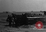 Image Les troupes américaines pratique des assauts amphibies à lieu non identifié Sands Angleterre L'Angleterre, 1944, de la seconde 42 séquences d'archives historiques vidéo 65675049844