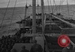 Image Convoi de troupes et d'approvisionnements de l'Amérique à l'Angleterre en Seconde Guerre Mondiale 'Océan Atlantique, 1944, de la seconde 9 séquences d'archives historiques vidéo 65675049845