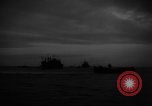 Standbild United States Military Jeeps die an Bord eines Schiffes geladen europäische Theater, 1944, aus Sekunde 6 historischem Filmmaterial Videoclip 65675049849