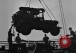Standbild United States Military Jeeps die an Bord eines Schiffes geladen europäische Theater, 1944, aus Sekunde 14 historischem Filmmaterial Videoclip 65675049849