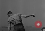 Standbild United States Military Jeeps die an Bord eines Schiffes geladen europäische Theater, 1944, aus Sekunde 16 historischem Filmmaterial Videoclip 65675049849