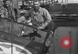 Standbild United States Military Jeeps die an Bord eines Schiffes geladen europäische Theater, 1944, aus Sekunde 18 historischem Filmmaterial Videoclip 65675049849