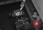 Standbild United States Military Jeeps die an Bord eines Schiffes geladen europäische Theater, 1944, aus Sekunde 24 historischem Filmmaterial Videoclip 65675049849