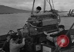 Standbild United States Military Jeeps die an Bord eines Schiffes geladen europäische Theater, 1944, aus Sekunde 30 historischem Filmmaterial Videoclip 65675049849