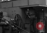 Standbild United States Military Jeeps die an Bord eines Schiffes geladen europäische Theater, 1944, aus Sekunde 33 historischem Filmmaterial Videoclip 65675049849