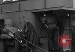 Standbild United States Military Jeeps die an Bord eines Schiffes geladen europäische Theater, 1944, aus Sekunde 35 historischem Filmmaterial Videoclip 65675049849