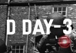Standbild Landing Craft Infanterie Große offload amerikanischer Truppen in Weymouth England Weymouth England, 1944, aus Sekunde 5 historischem Filmmaterial Videoclip 65675049850