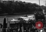 Standbild Landing Craft Infanterie Große offload amerikanischer Truppen in Weymouth England Weymouth England, 1944, aus Sekunde 40 historischem Filmmaterial Videoclip 65675049850