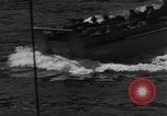Standbild Landing Craft Infanterie Große offload amerikanischer Truppen in Weymouth England Weymouth England, 1944, aus Sekunde 43 historischem Filmmaterial Videoclip 65675049850