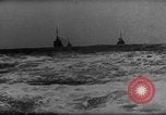 Standbild Deutsche Minesweeper im Englischen Kanal, 1943, aus Sekunde 36 historischem Filmmaterial Videoclip 65675049869