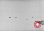 Standbild Achse Kriegsschiffe Angriff Alllied Konvoi Mittelmeer, 1939, aus Sekunde 4 historischem Filmmaterial Videoclip 65675049874