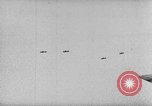 Standbild Achse Kriegsschiffe Angriff Alllied Konvoi Mittelmeer, 1939, aus Sekunde 5 historischem Filmmaterial Videoclip 65675049874