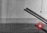 Standbild Achse Kriegsschiffe Angriff Alllied Konvoi Mittelmeer, 1939, aus Sekunde 14 historischem Filmmaterial Videoclip 65675049874