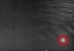 Standbild Achse Kriegsschiffe Angriff Alllied Konvoi Mittelmeer, 1939, aus Sekunde 34 historischem Filmmaterial Videoclip 65675049874