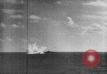 Standbild Achse Kriegsschiffe Angriff Alllied Konvoi Mittelmeer, 1939, aus Sekunde 37 historischem Filmmaterial Videoclip 65675049874