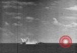 Standbild Achse Kriegsschiffe Angriff Alllied Konvoi Mittelmeer, 1939, aus Sekunde 39 historischem Filmmaterial Videoclip 65675049874