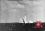 Standbild Achse Kriegsschiffe Angriff Alllied Konvoi Mittelmeer, 1939, aus Sekunde 54 historischem Filmmaterial Videoclip 65675049874