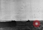 Standbild Achse Kriegsschiffe Angriff Alllied Konvoi Mittelmeer, 1939, aus Sekunde 57 historischem Filmmaterial Videoclip 65675049874