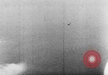 Standbild Achse Kriegsschiffe Angriff Alllied Konvoi Mittelmeer, 1939, aus Sekunde 58 historischem Filmmaterial Videoclip 65675049874