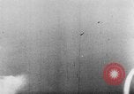 Standbild Achse Kriegsschiffe Angriff Alllied Konvoi Mittelmeer, 1939, aus Sekunde 59 historischem Filmmaterial Videoclip 65675049874
