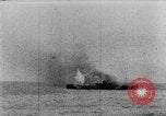 Standbild Achse Kriegsschiffe Angriff Alllied Konvoi Mittelmeer, 1939, aus Sekunde 61 historischem Filmmaterial Videoclip 65675049874