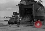 Standbild Landing Ship Tank Frankreich, 1944, aus Sekunde 30 historischem Filmmaterial Videoclip 65675049885
